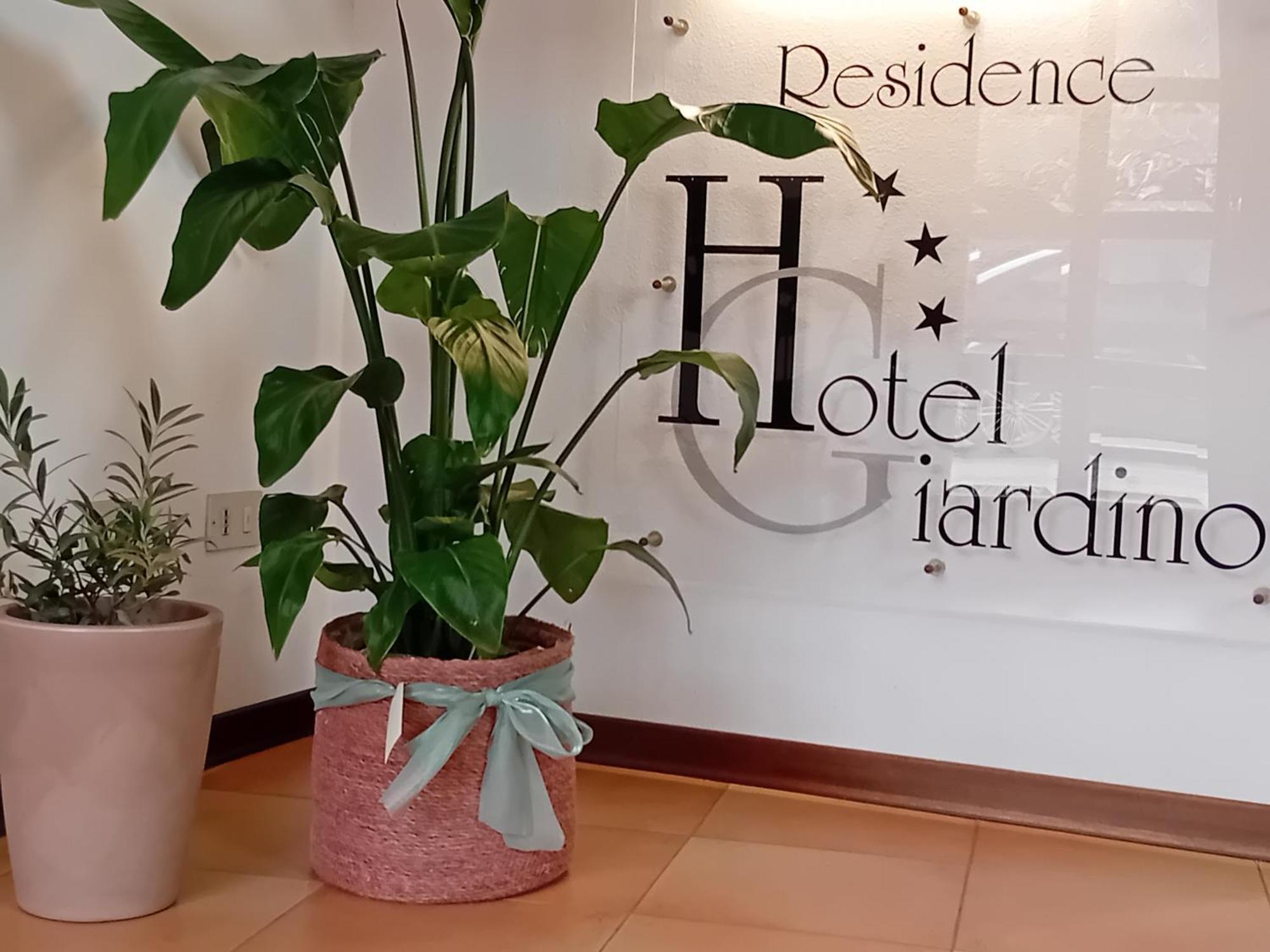 Giardino Aparthotel 3*